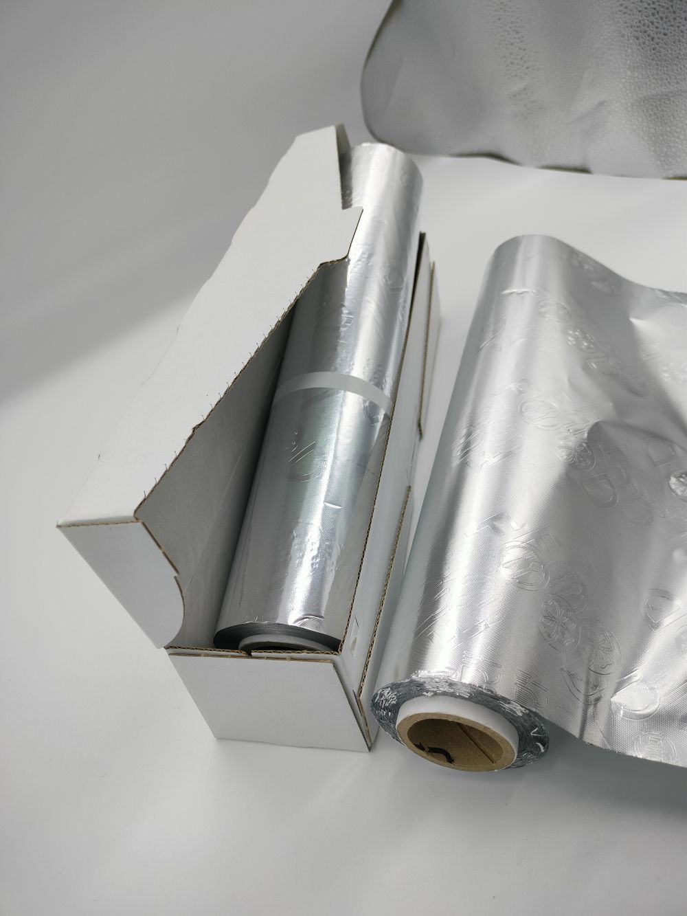 Alluminio goffrato in rotoli nudi _ Nude rolls embossed alluminum